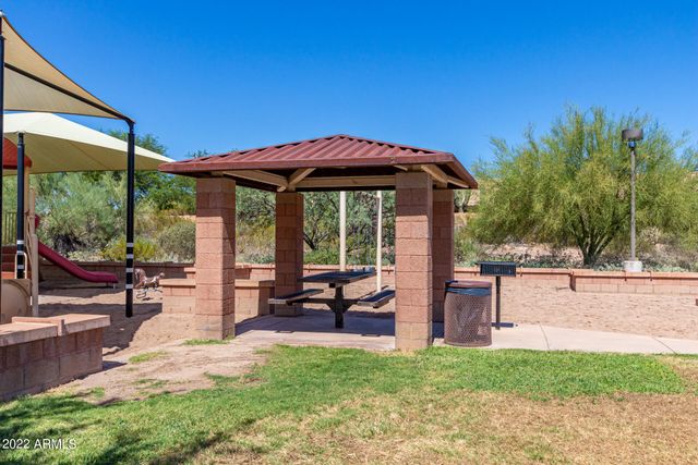 8941 E MAPLE Drive, Scottsdale, AZ 85255