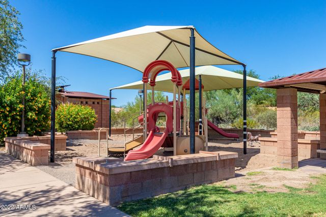 8941 E MAPLE Drive, Scottsdale, AZ 85255