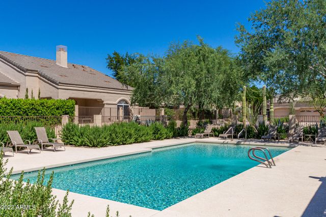 8941 E MAPLE Drive, Scottsdale, AZ 85255