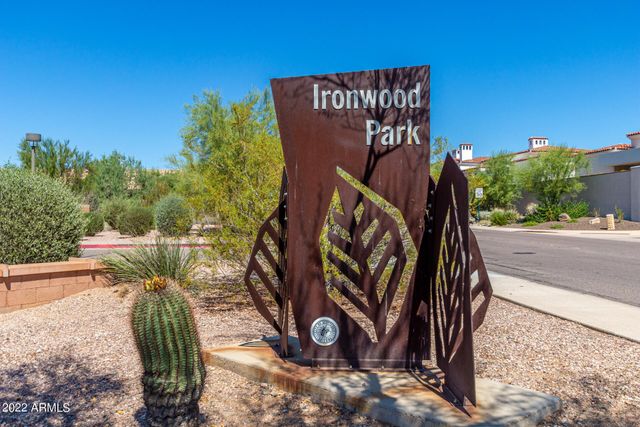 8941 E MAPLE Drive, Scottsdale, AZ 85255
