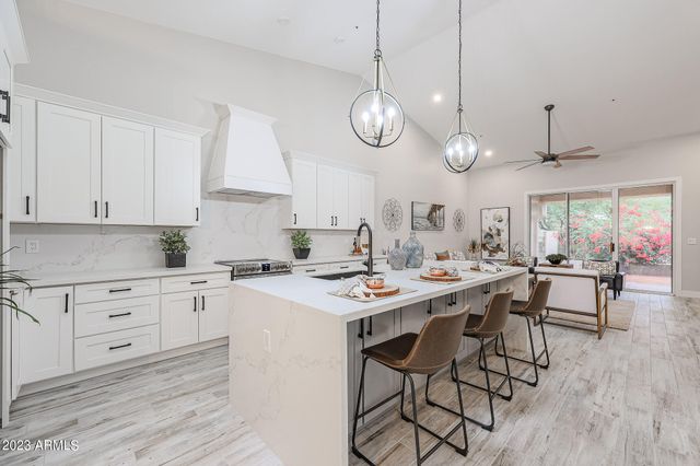 8941 E MAPLE Drive, Scottsdale, AZ 85255