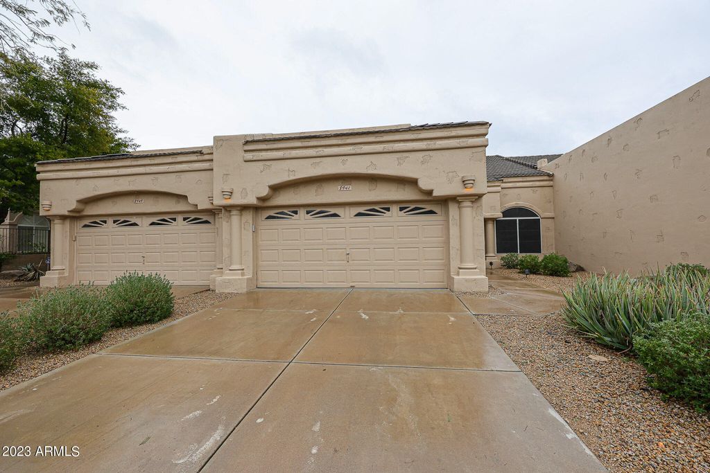 8941 E MAPLE Drive, Scottsdale, AZ 85255 — photo 2