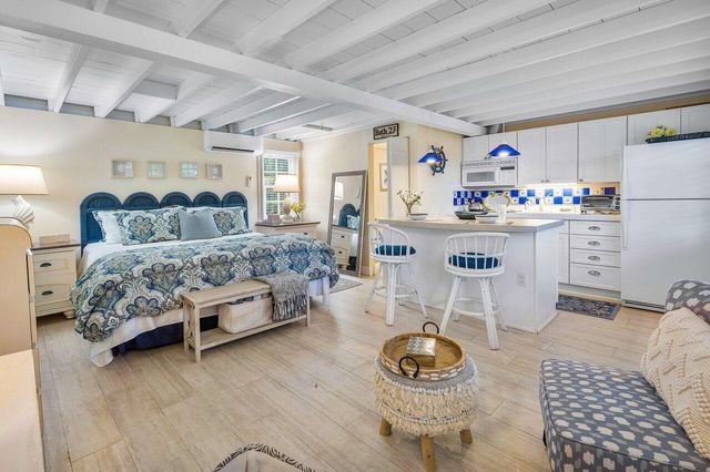 521 N Swinton Avenue, Delray Beach, FL 33444