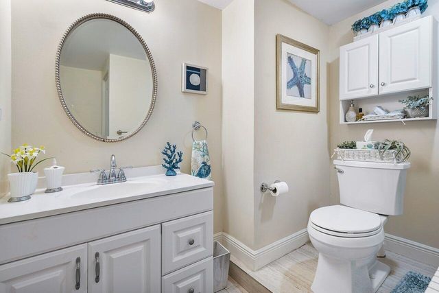 521 N Swinton Avenue, Delray Beach, FL 33444