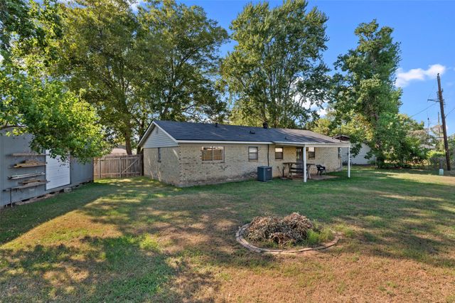 1647 Holiday Boulevard, Bossier City, LA 71112