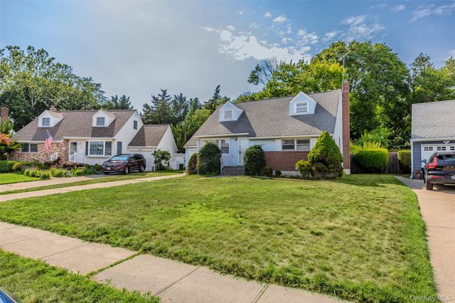 21 Morris Road, Bethpage, NY 11714