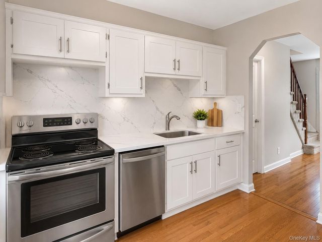 21 Morris Road, Bethpage, NY 11714