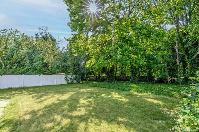 21 Morris Road, Bethpage, NY 11714