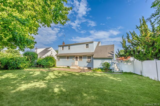 21 Morris Road, Bethpage, NY 11714