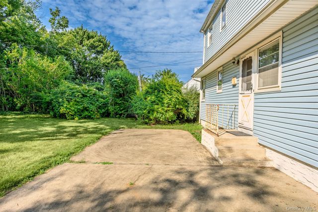 21 Morris Road, Bethpage, NY 11714