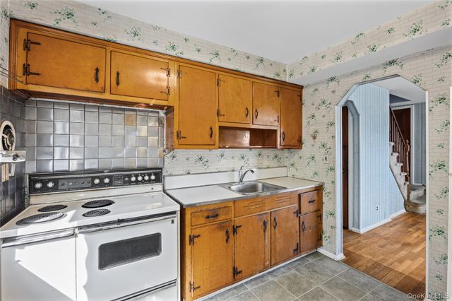 21 Morris Road, Bethpage, NY 11714