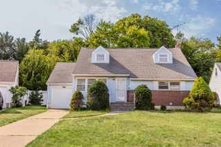 21 Morris Road, Bethpage, NY 11714