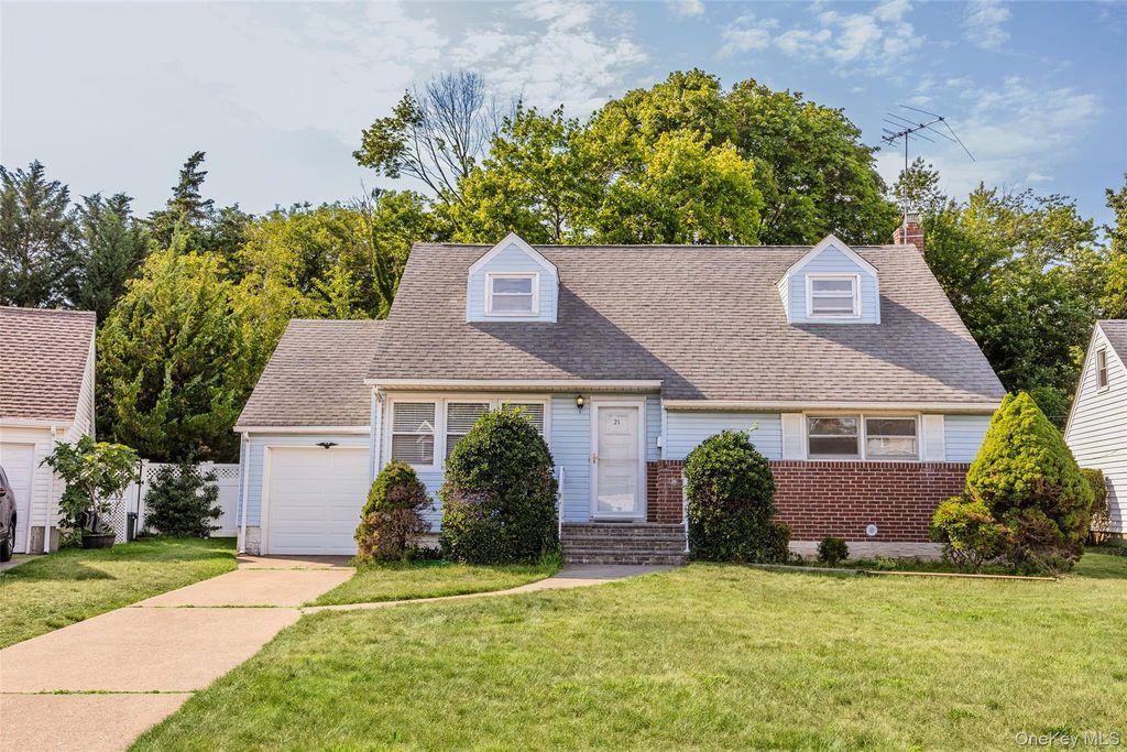 21 Morris Road, Bethpage, NY 11714