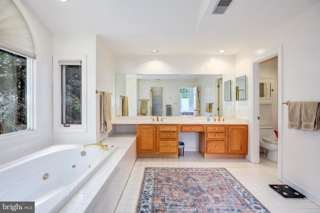 9304 WILDOAK DR, Bethesda, MD 20814