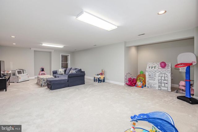 9304 WILDOAK DR, Bethesda, MD 20814