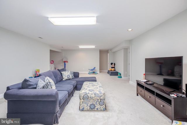 9304 WILDOAK DR, Bethesda, MD 20814
