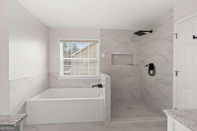 3736 Castle View Court, Suwanee, GA 30024