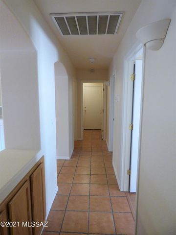 8704 N Frampton Place, Tucson, AZ 85742