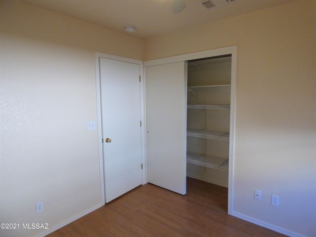 8704 N Frampton Place, Tucson, AZ 85742