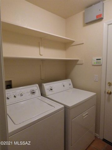 8704 N Frampton Place, Tucson, AZ 85742