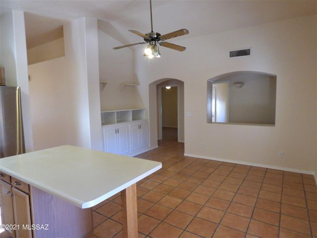 8704 N Frampton Place, Tucson, AZ 85742
