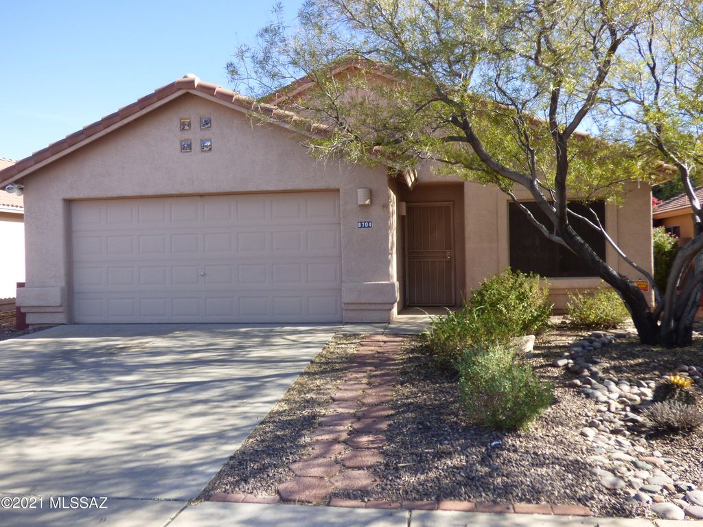 8704 N Frampton Place, Tucson, AZ 85742