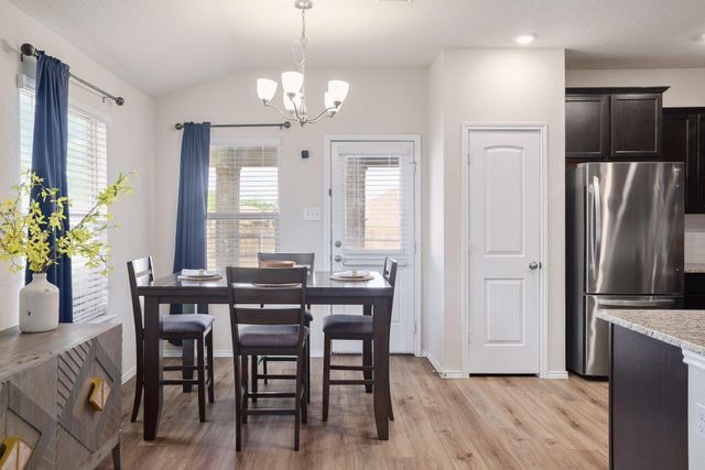 1704 T H Johnson DR, Taylor, TX 76574
