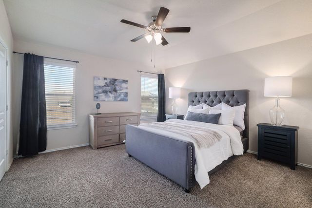 1704 T H Johnson DR, Taylor, TX 76574