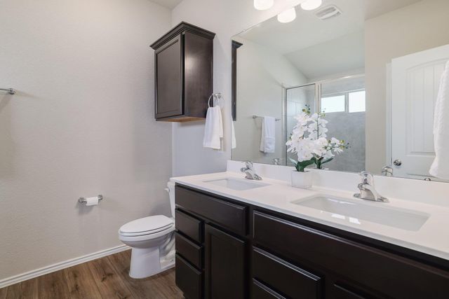 1704 T H Johnson DR, Taylor, TX 76574