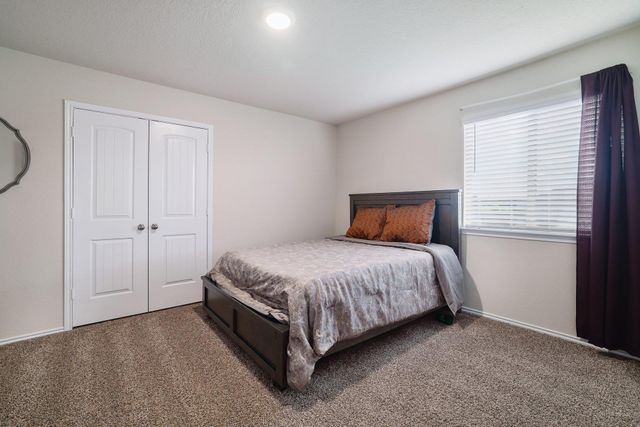 1704 T H Johnson DR, Taylor, TX 76574