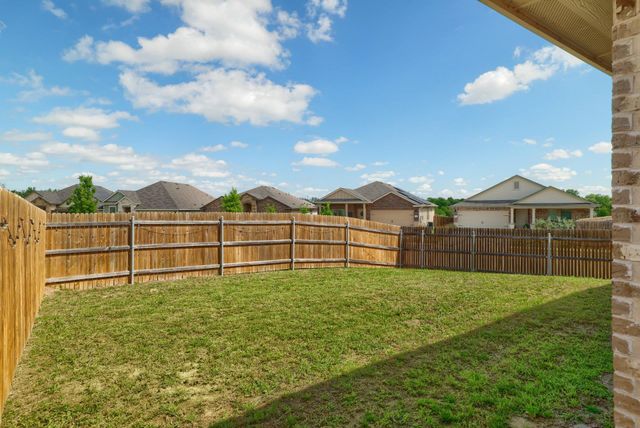1704 T H Johnson DR, Taylor, TX 76574