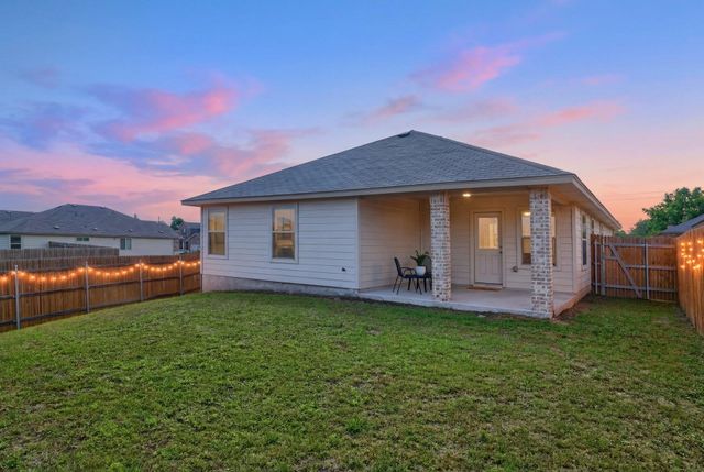1704 T H Johnson DR, Taylor, TX 76574