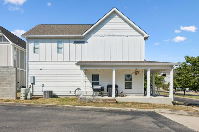 749 Cottage Park Dr, Nashville, TN 37207