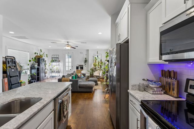 749 Cottage Park Dr, Nashville, TN 37207