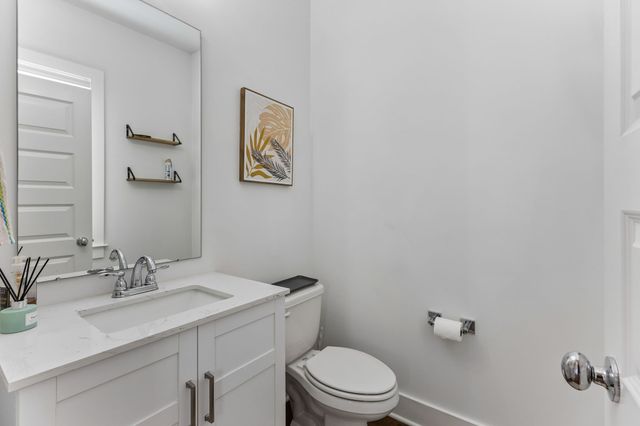 749 Cottage Park Dr, Nashville, TN 37207
