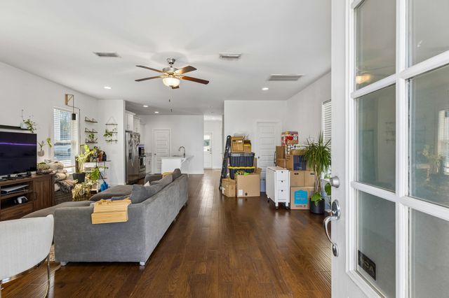 749 Cottage Park Dr, Nashville, TN 37207