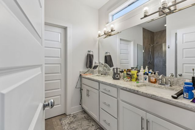 749 Cottage Park Dr, Nashville, TN 37207