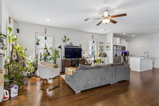 749 Cottage Park Dr, Nashville, TN 37207