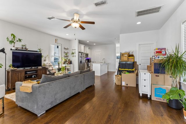 749 Cottage Park Dr, Nashville, TN 37207