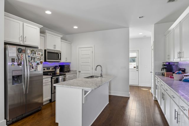 749 Cottage Park Dr, Nashville, TN 37207