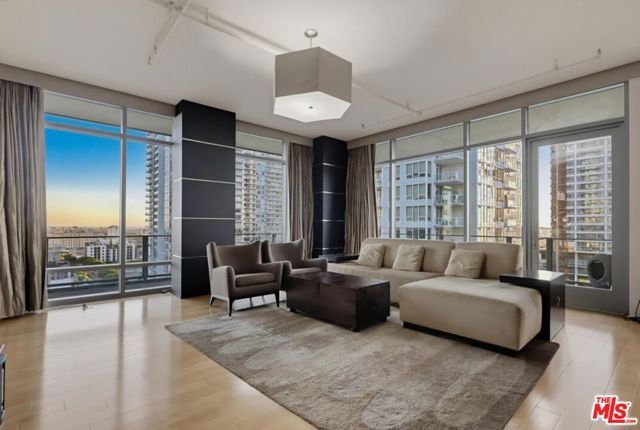 1100 S Hope Street 1302, Los Angeles, CA 90015