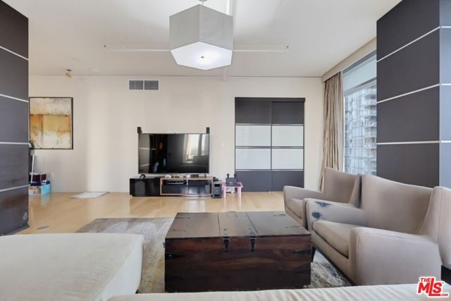 1100 S Hope Street 1302, Los Angeles, CA 90015