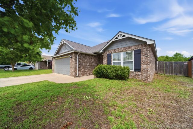 1435 W Burnham Avenue, Sapulpa, OK 74066