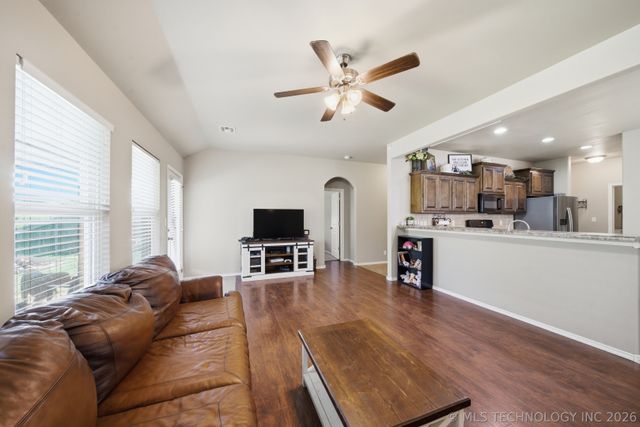 1435 W Burnham Avenue, Sapulpa, OK 74066