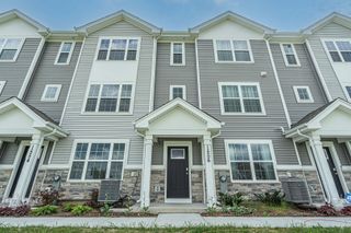 2682 Arrowhead Drive, Pingree Grove, IL 60140