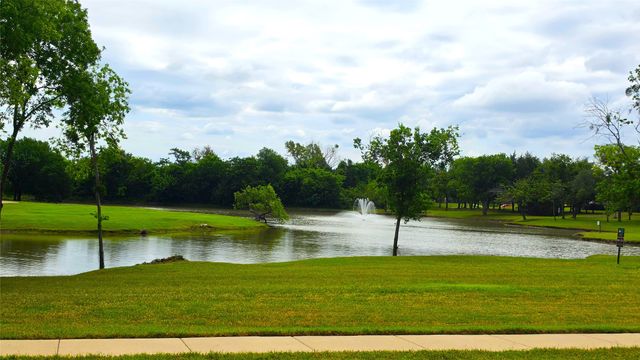 217 Longwood Drive, Sunnyvale, TX 75182