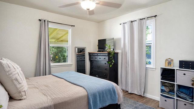 1805 W Kenmore Drive W, Fresno, CA 93703