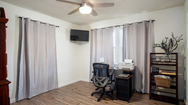 1805 W Kenmore Drive W, Fresno, CA 93703