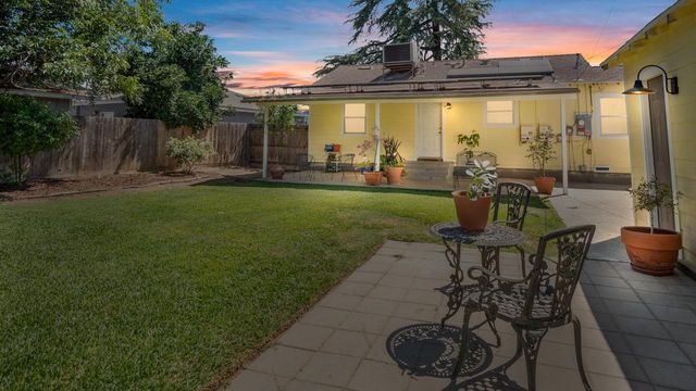 1805 W Kenmore Drive W, Fresno, CA 93703