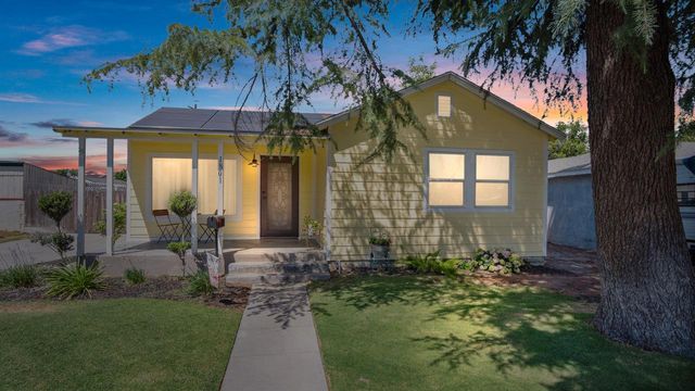 1805 W Kenmore Drive W, Fresno, CA 93703